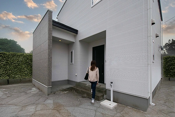 玄関【滝沢市穴口モデルハウス】